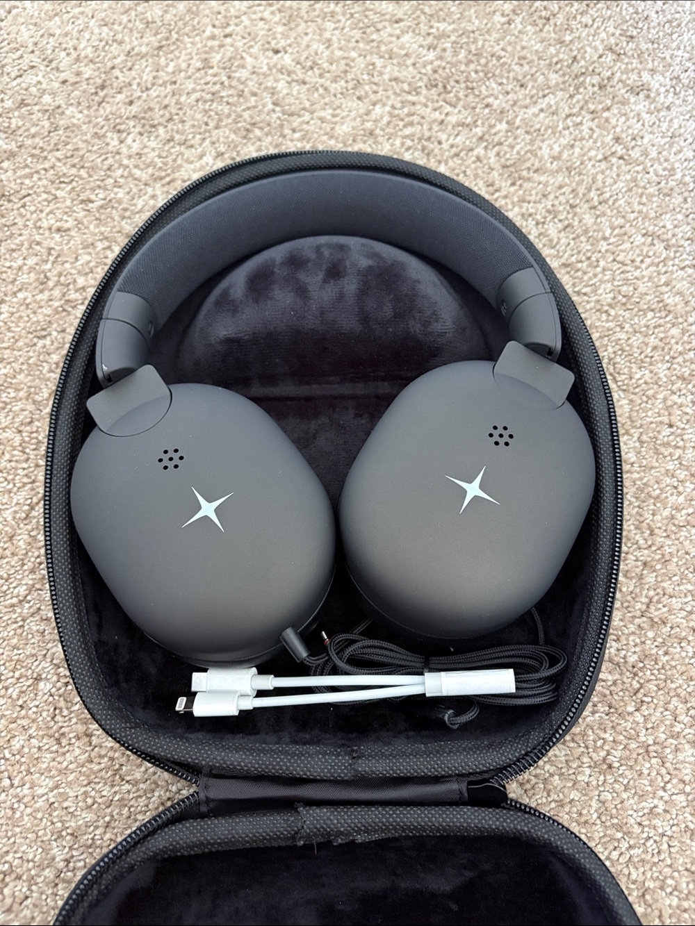Meridian Black Wireless Over-Ear Headphones with Carry Case